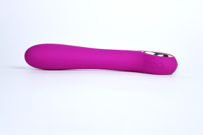 LA-50029 Rose/ LEALSO Вибратор перезаряжаемый  LICI MASSAGER,  L= 14 см, Ф= 3 см, силикон